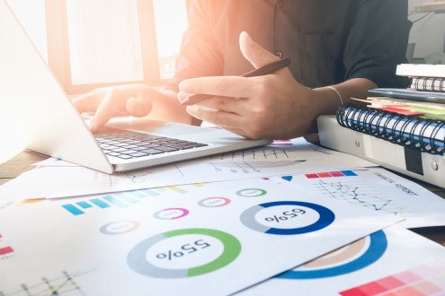 谷歌广告优势在三张图表中解释