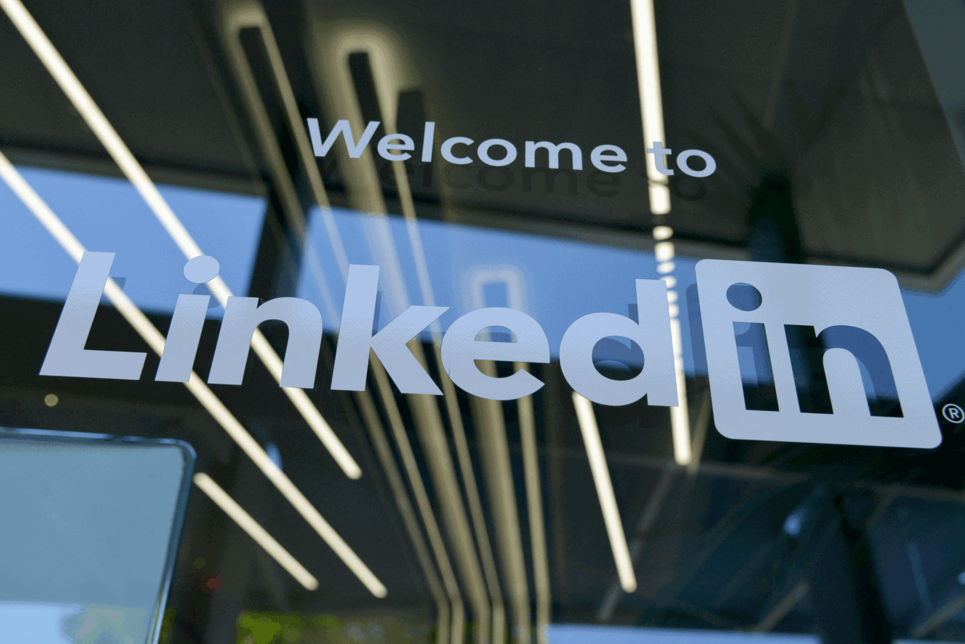 LinkedIn 现在允许公司赞助任何有机内容